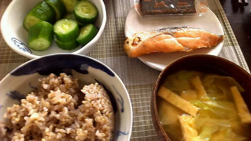 鮭&焼き海苔&キャベツの味噌汁|まぐろさん