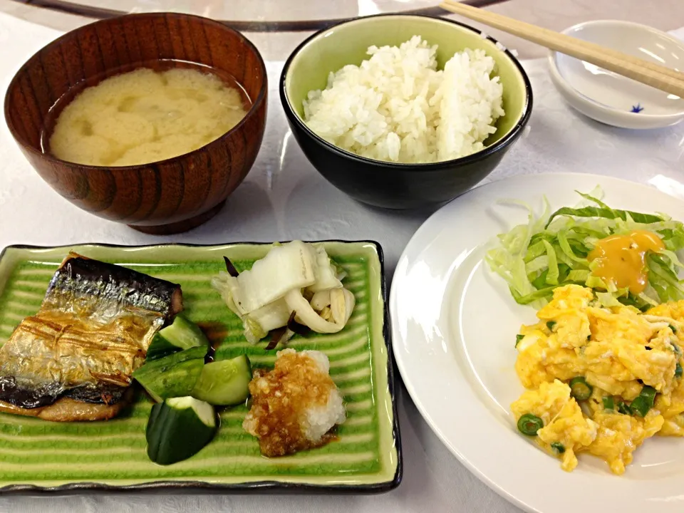 ニッポンの朝ご飯|カリヤ レイイチロウ。さん