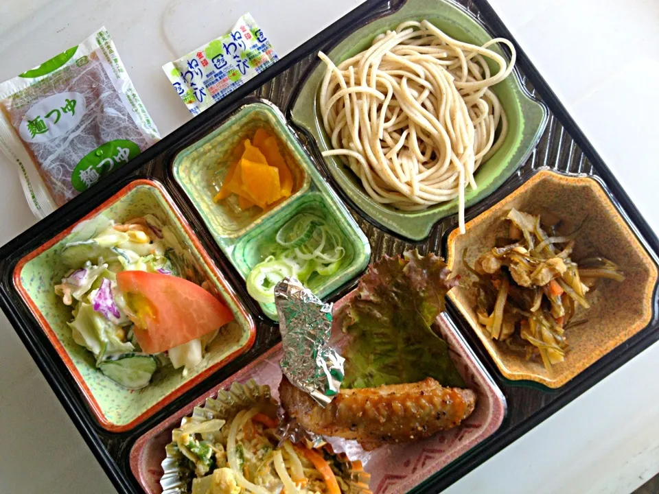 Snapdishの料理写真:日替り弁当 野菜の玉子とじ炒め|kurita820さん