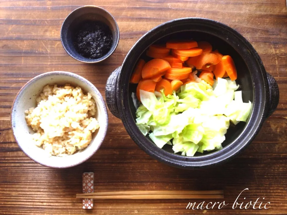 Snapdishの料理写真:♪マクロビ♪野菜の水無し炊き朝ごはん|junoさん