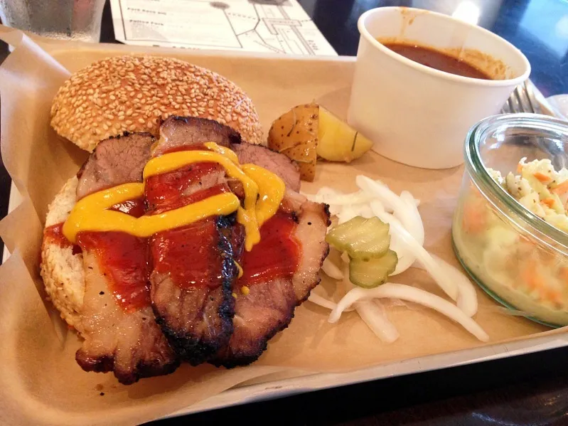 Beef Brisket Sandwich, Coleslaw and Chilli|chan mitsuさん