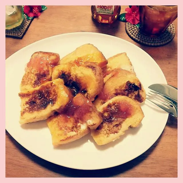 Snapdishの料理写真:french toast w/ apricot and fig jam♥|🌜 miaow 🌞さん