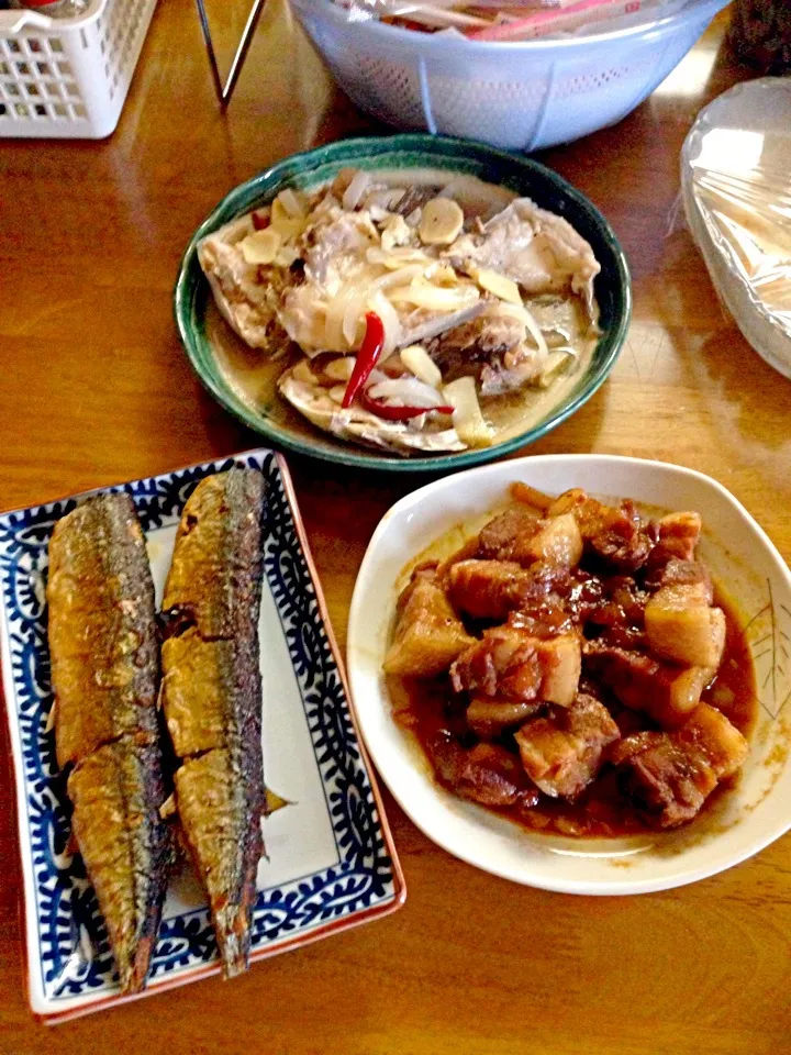 Pork adobo/paksiw n isda and fried fish|nakaya glorybeさん