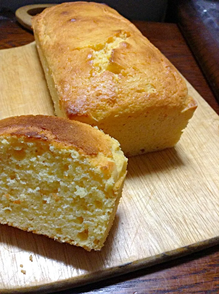 Cornbread Southern Style             コーンブレッド 南部スタイル       今日の日本は南部より暑いです。|yorikoさん