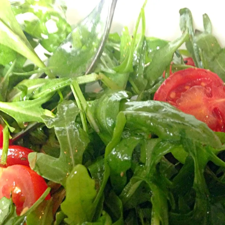 Rocket salad with cherry tomatoes|willzさん