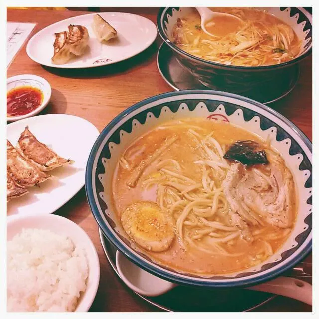 味噌ラーメン and 餃子セット (●ﾟ∀ﾟ●)|🌜 miaow 🌞さん