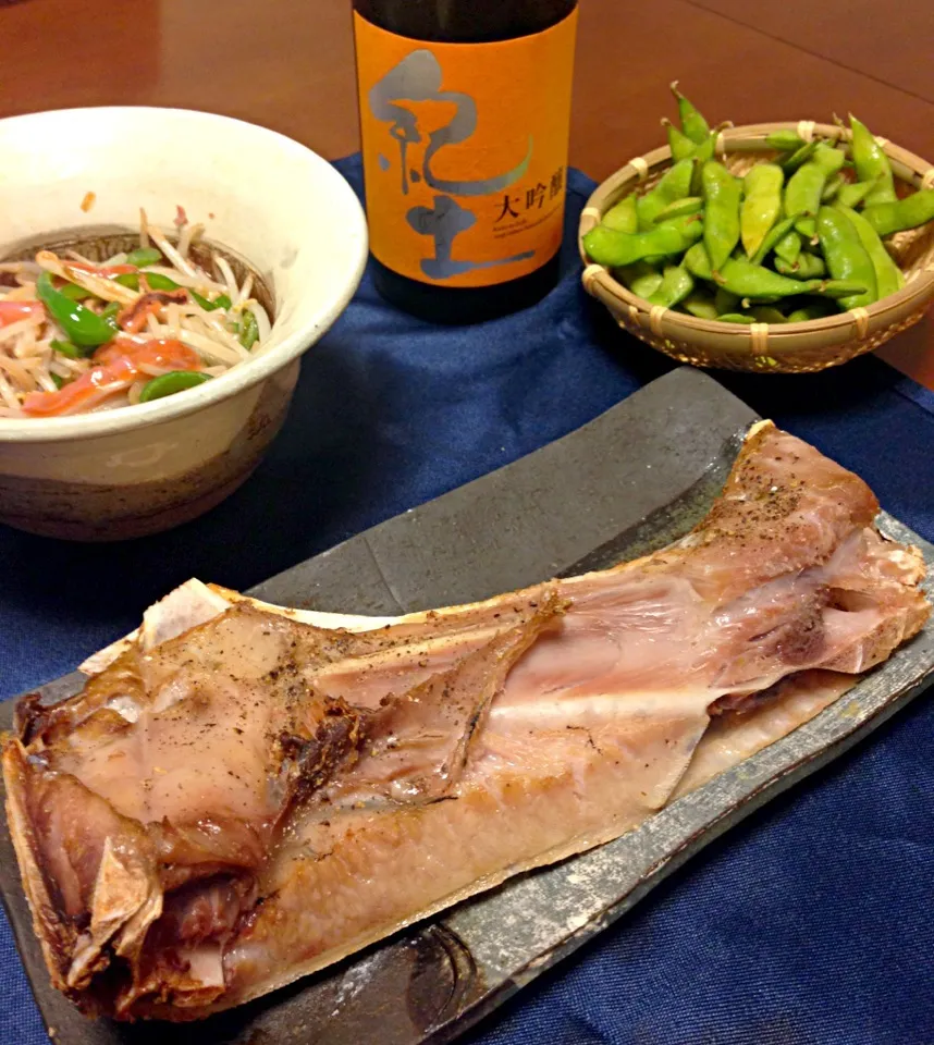 本日のメイン♪ マグロのカマ塩焼き🐟と本日の🍶|チョス ♪さん