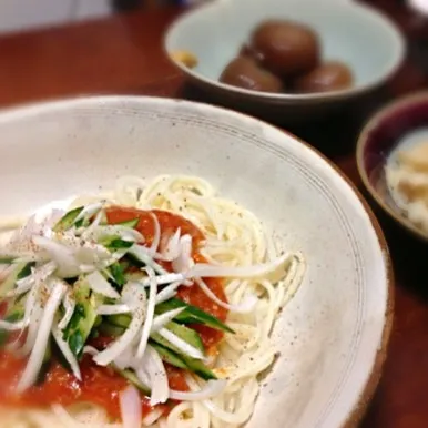 トマト味噌のせ冷麦|まちまちこさん