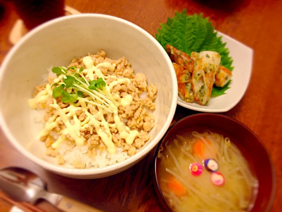 鶏そぼろ丼と磯辺揚げ|まおまおさん