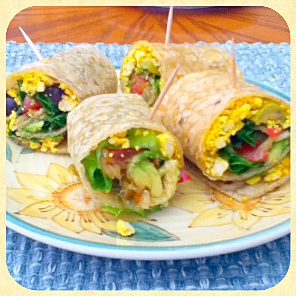 Lunch: Tofu & veggies in a brown rice rap|Sai linさん