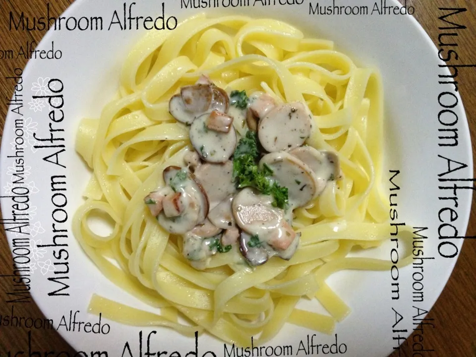 Snapdishの料理写真:Mushroom Alfredo|Nyam | 照ちゃんさん