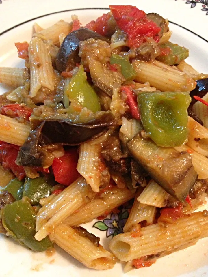 Roasted Eggplant Ragout over Penne|http://melissasmenu.wordpress.com/さん