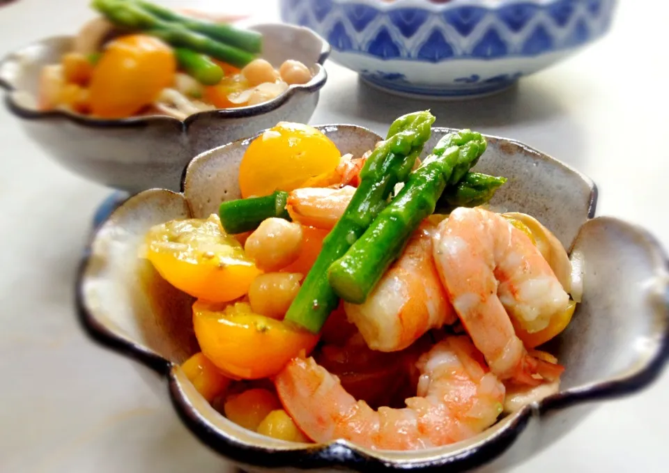 Snapdishの料理写真:Salad: shrimp, yellow grape tomatoes and chickpeas with anchovy vinaigrette.|Kirk Awiamさん