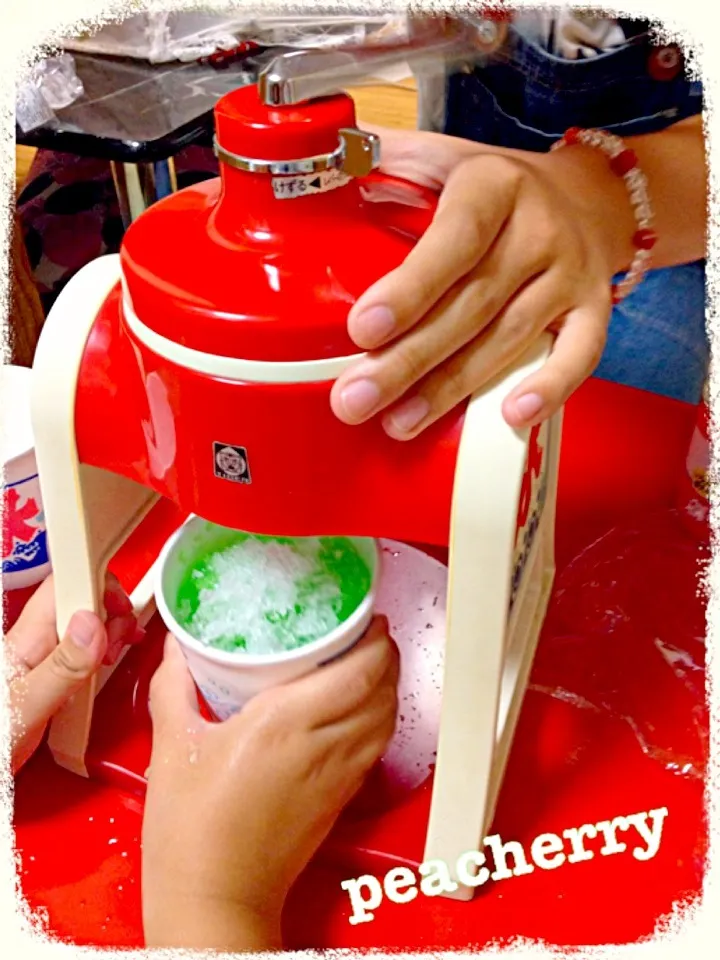 食後に🍧かき氷🍧食べたければ自分で削れ削れ〜‼‼笑)|☆ぴ〜ちゃん☆さん