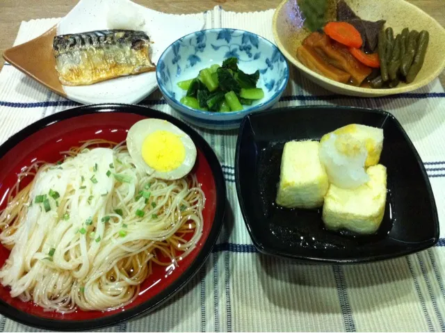 揚げ出し豆腐・汐さば・そうめん・インゲン人参さつま揚げ煮物・野沢菜|まーままさん