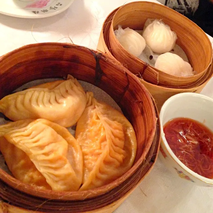 Traditional Dimsum: Steamed prawn soup dumpling & Ha-gau|PeonyYanさん