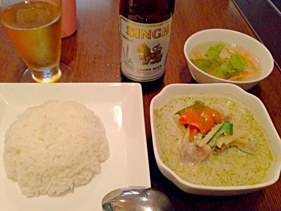 グリーンカレーとシンハービール|かよこさん