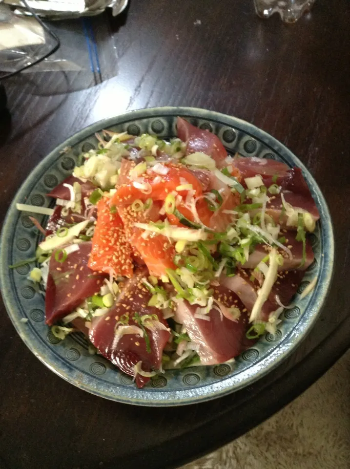 今日の昼めし作りました。カツオサーモン丼！！！！^ - ^|柳津栄邦さん