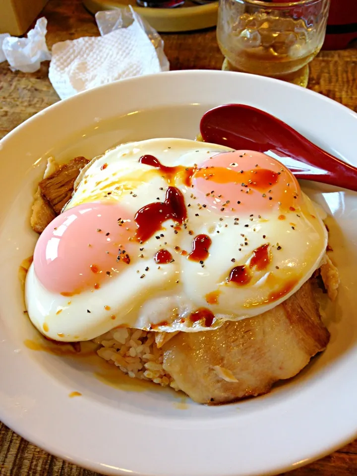 Snapdishの料理写真:今治名物  焼き豚玉子飯|まつださんさん