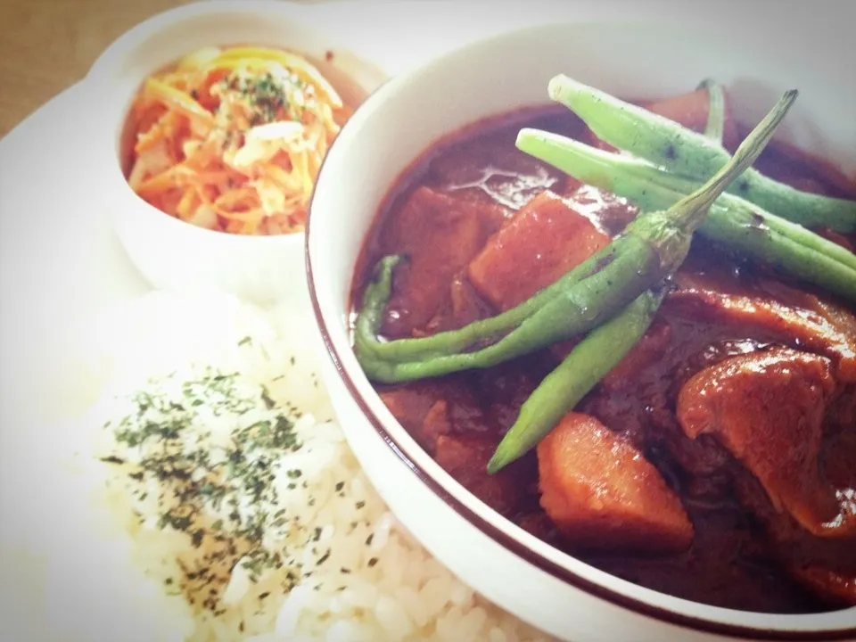 インドチキンカレーとニンジンサラダ|まやんさん