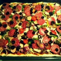 ★pan pizza （pepperoni, black olive, jalapeno, cherry tomato,onions, button mushroom, pepper, cheese flakes）