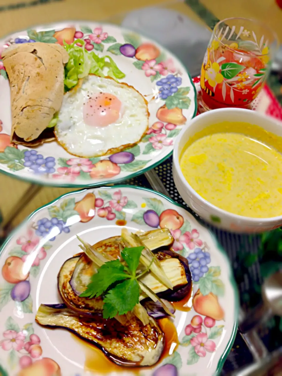 ガレット、南瓜スープ、焼き茄子ミョウガ添え、手作りトマトジュース❤❤❤|ＳＵＺＵＫＩさん