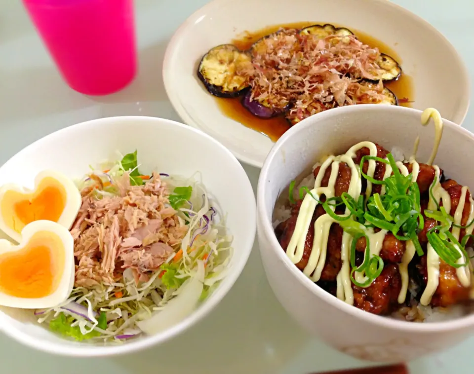 Snapdishの料理写真:テリマヨどんぶり、焼き茄子ポン酢、サラダ＼(^o^)／|azuさん