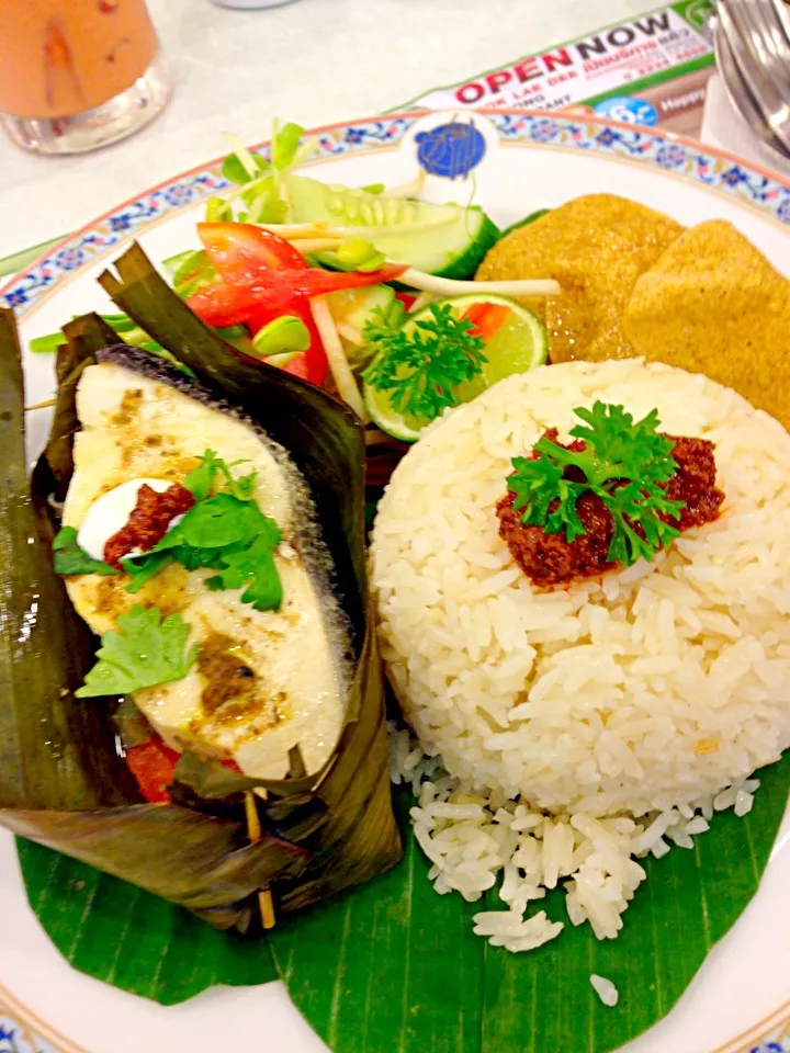 Cod fish with Indian curry and garlic rice|PhUnGさん