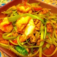 Snapdishの料理写真:Morning glory fried with shrimp paste|thanyathorn thammaさん