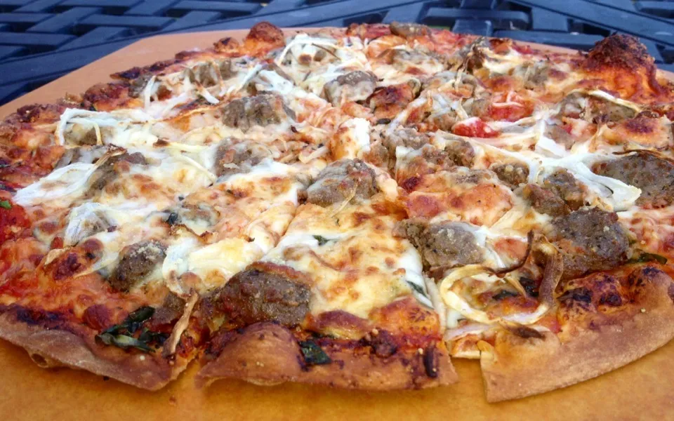 Meatball marinara pizza|peggy waldonさん