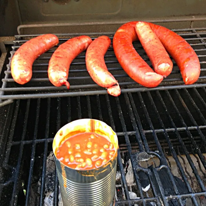 Grilled Sausages and Homestyle Beans|Gregさん