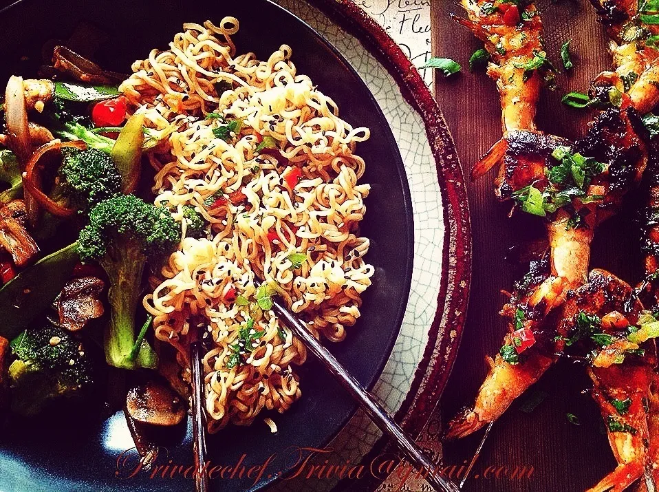 Snapdishの料理写真:Ramen noodle stirfry with hot pepper chili grilled shrimp❤|Taste-New Americanさん