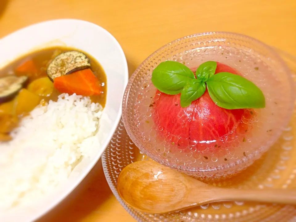 夏野菜カレーとトマト丸ごと鶏ガラ冷製スープ|yoshikoさん