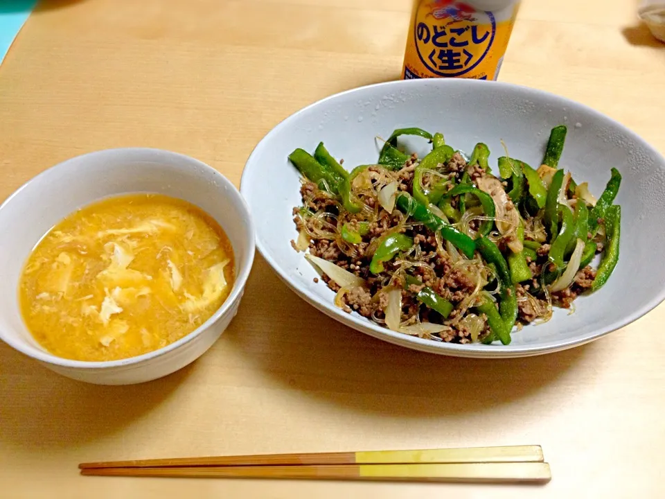 ピーマン、玉ねぎ、春雨、挽肉炒め。たまご味噌汁|美奈子さん