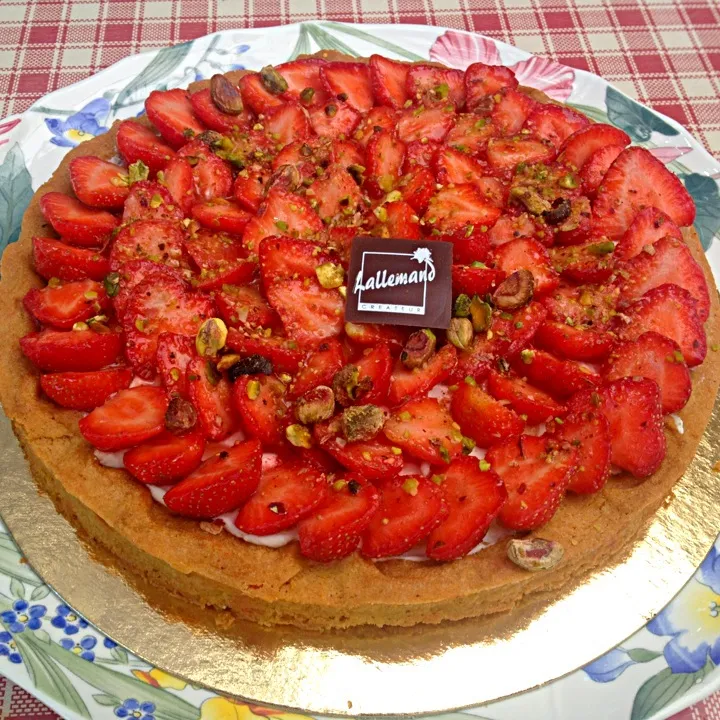 Snapdishの料理写真:Tarte a la fraise|jm gobetさん