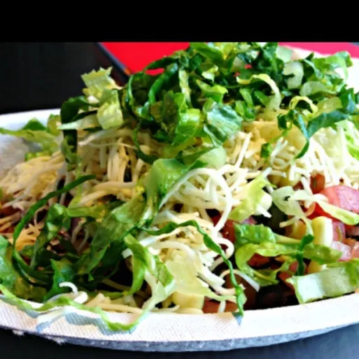 Chipotle burrito dish|danny kennedyさん