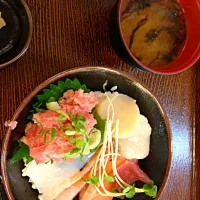 Snapdishの料理写真:海鮮丼♥|narumiさん