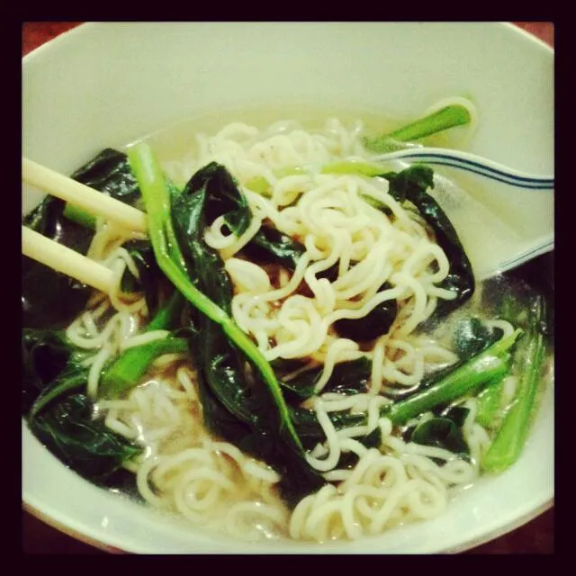 Healthy Instant Noodles with Kailan Leaves :)|marcyさん