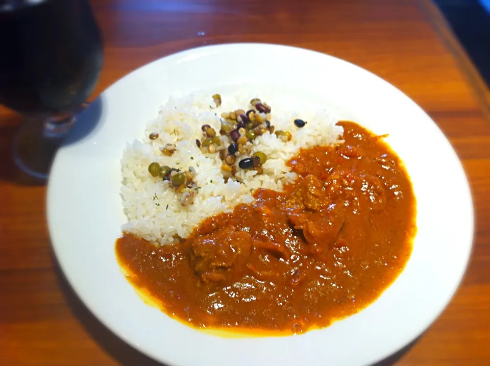 チキンとトマトのカレー五豆と五穀ごはん|uchikawa hiroshiさん