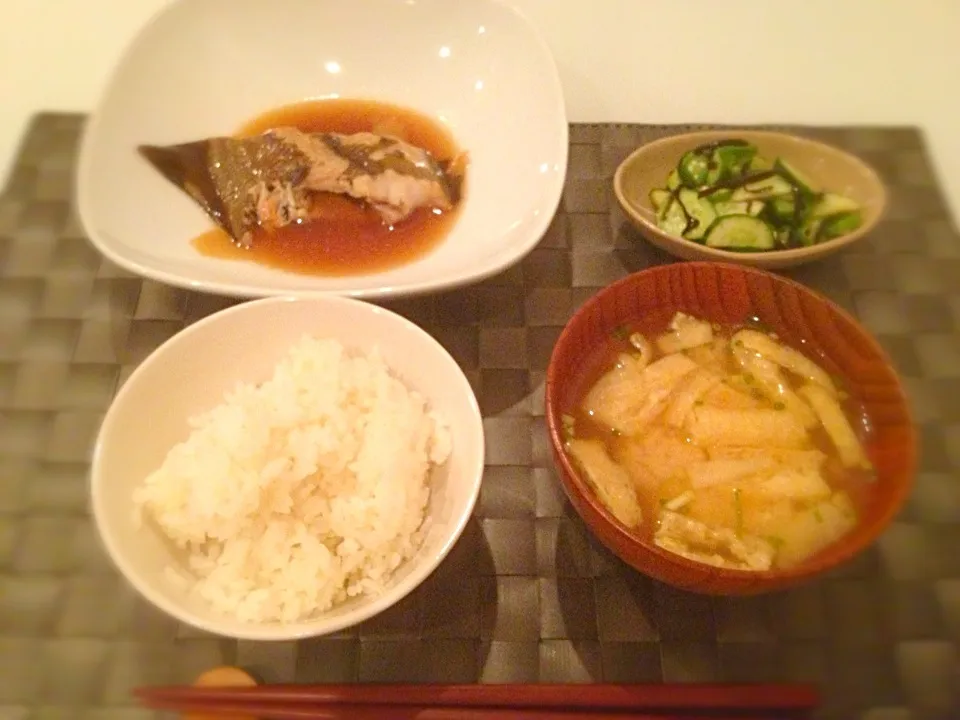 とある日の夜ご飯にカレイの煮付け|hanaさん