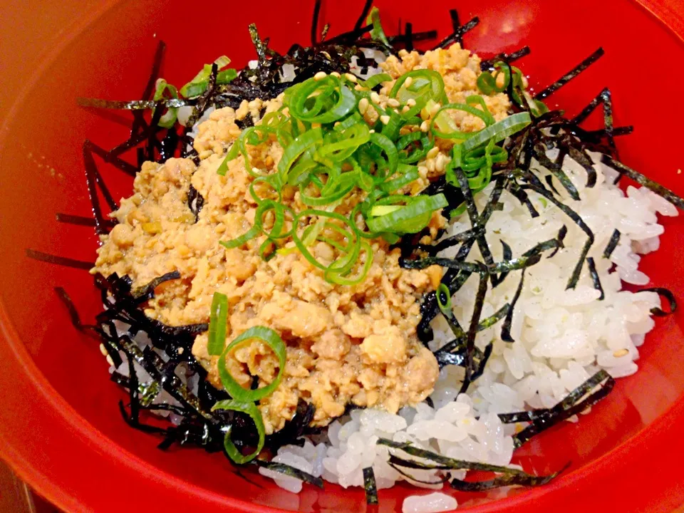 すき家の新鶏そぼろ丼|ちょこ。さん