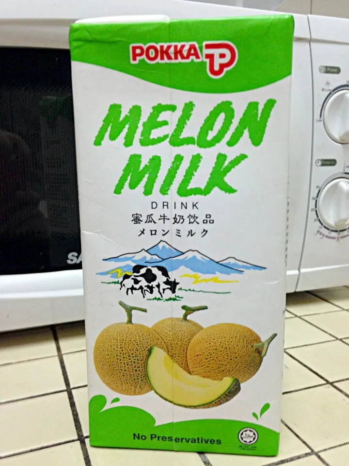 Melon milk.|Towie Leeさん