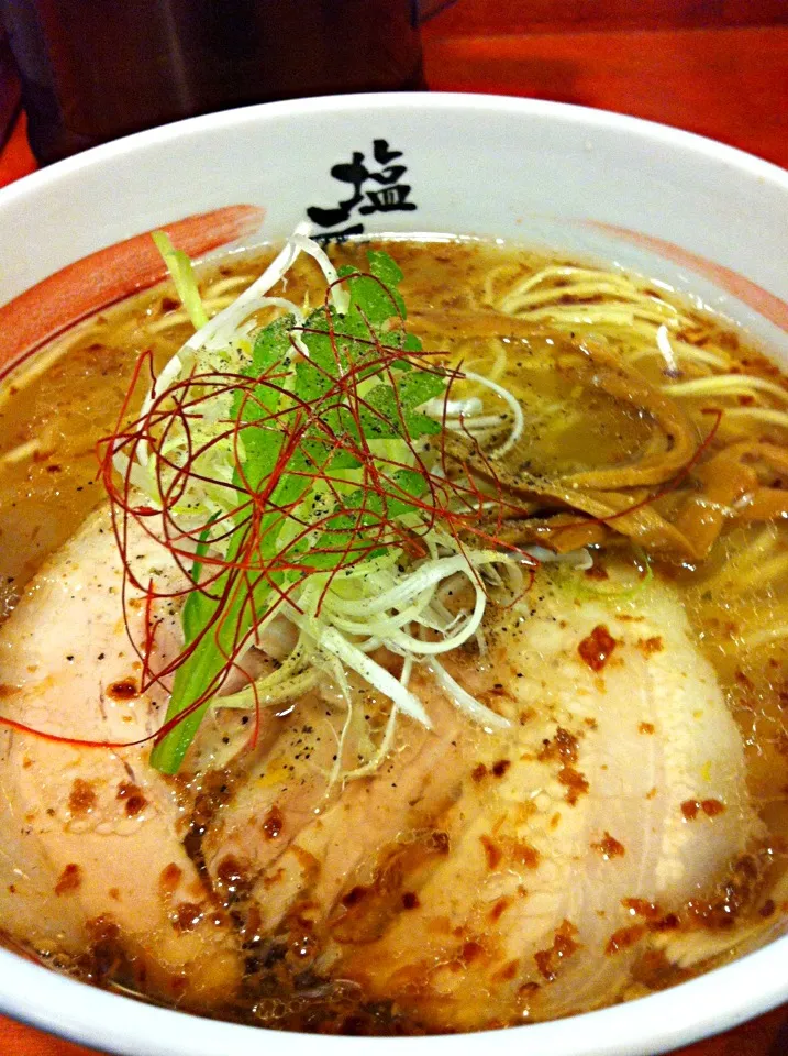 Snapdishの料理写真:やっと来れた！塩元帥！塩ラーメン美味しかったぁ～♫♪( ´▽｀)|Babyelephant-Tさん