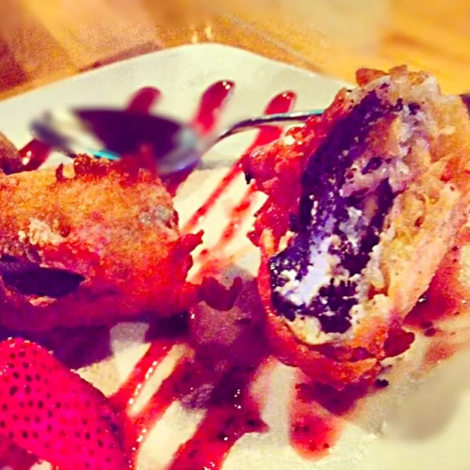 Skipping lunch for some Fried Oreos, Yum!|Vicki Ababouchさん