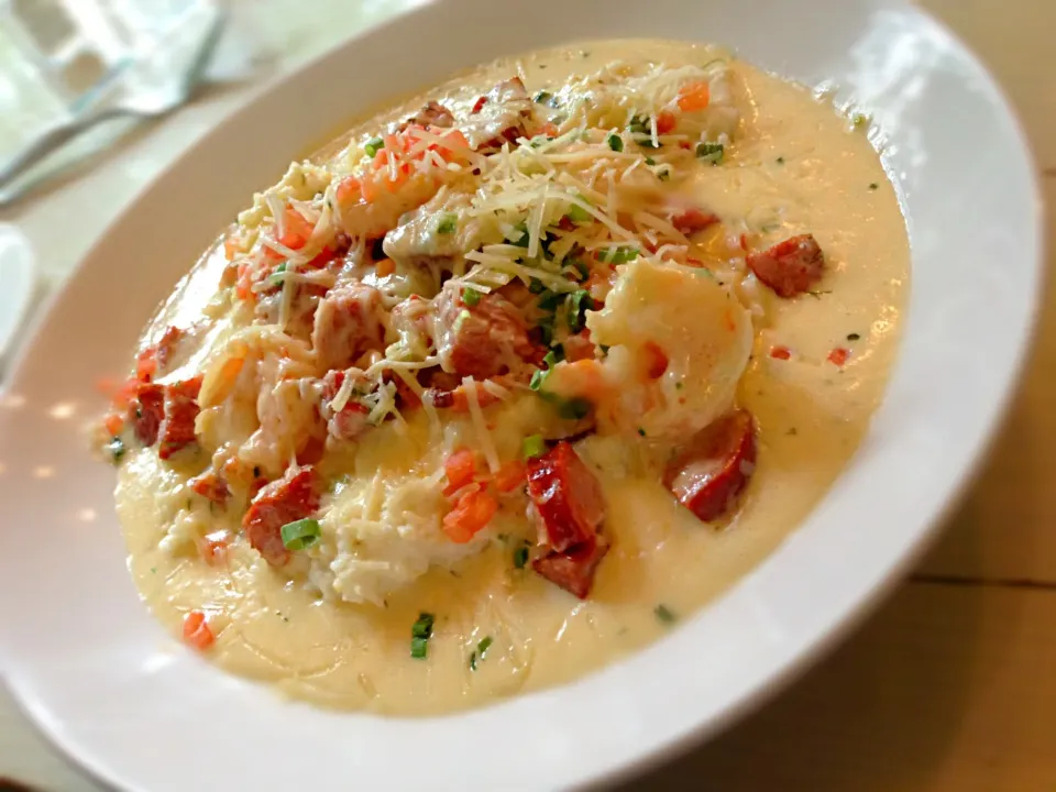 Shrimp and Grits (The Fearington Granary - Pittsboro, NC)|Phyliciaさん