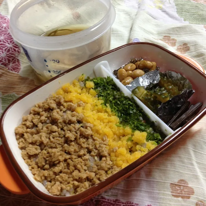 単身赴任弁当  鶏そぼろ|ぽんたさん