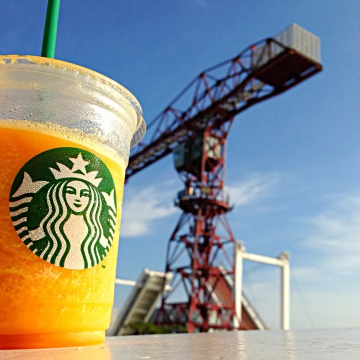 Snapdishの料理写真:mango passion tea frappuccino|hirotomoさん