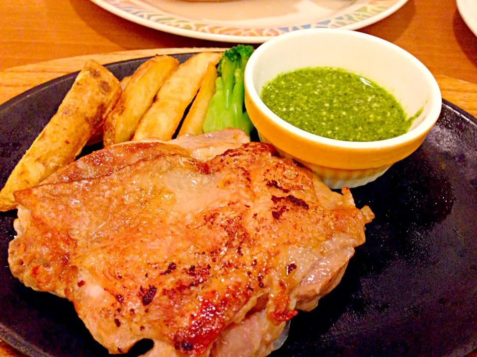 💋Chicken Steak Basil sauce💋|Earth Angelさん