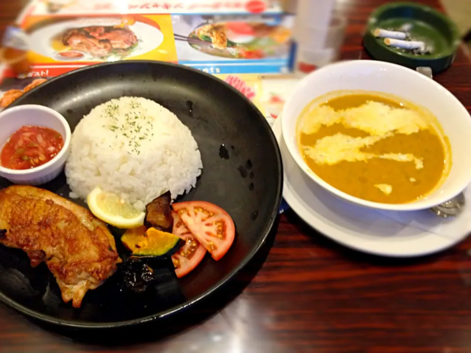 若鶏の秘伝スパイスグリルと夏野菜のシンガポールカレー〜ハバネロサルサソース添え|Kunisanoさん