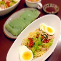 Snapdishの料理写真:セロリとドライトマトのパスタ＆刺身こんにゃく スープ|Madokaさん